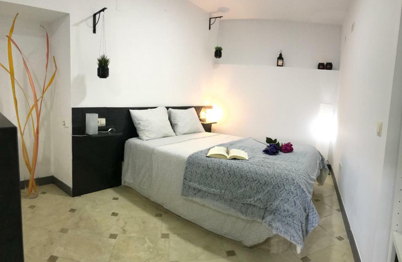 Loft Arco Del Cristo. Apartment กาเซเรส ภายนอก รูปภาพ